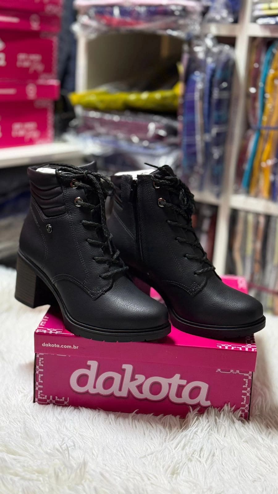 Bota Feminina Preta com Salto