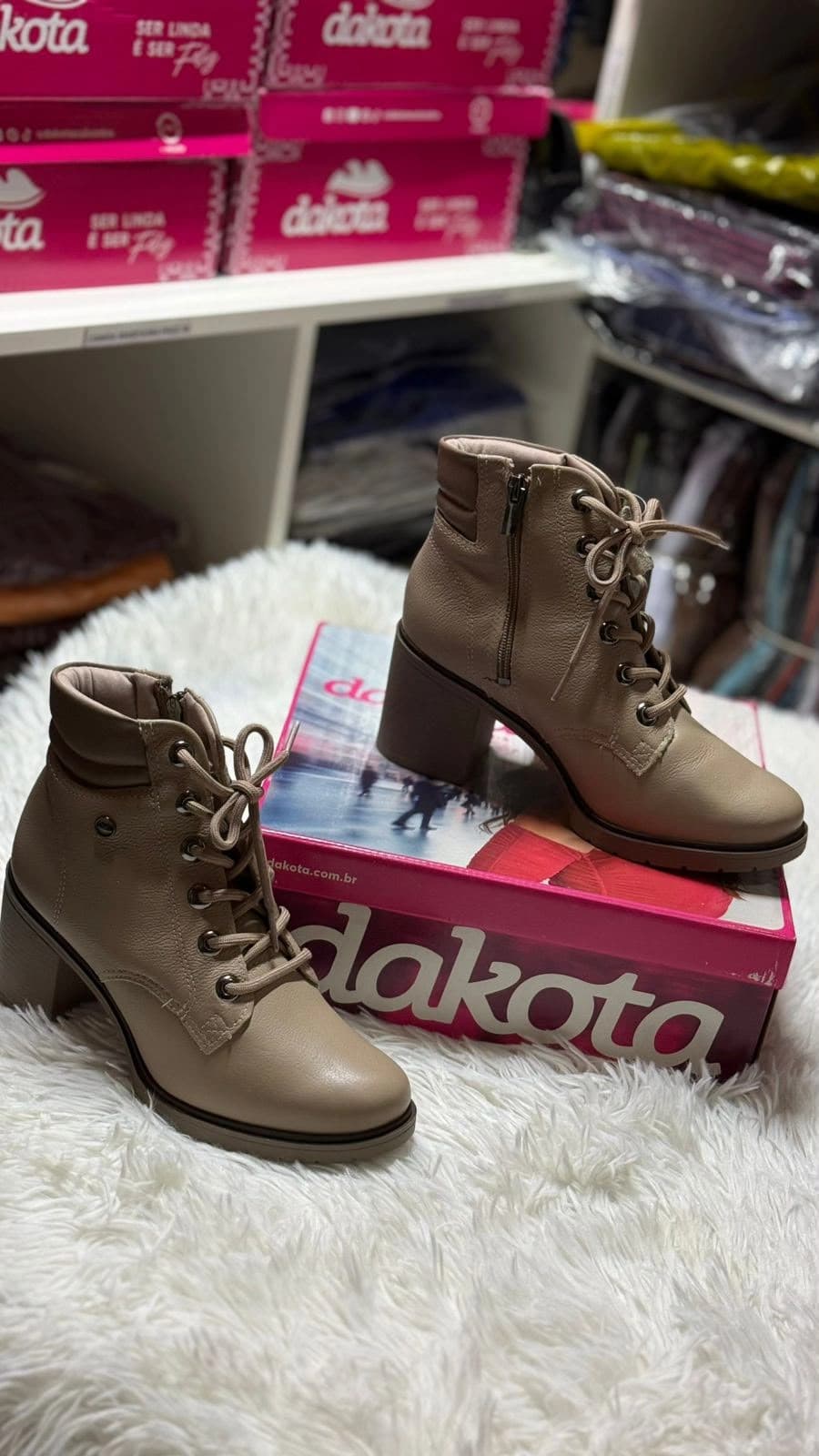 Bota Feminina com Salto