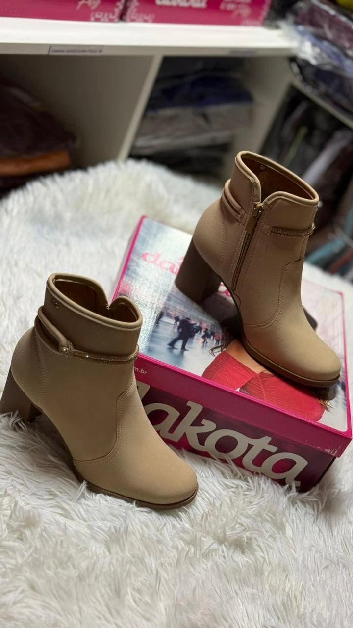 Bota Feminina Bege